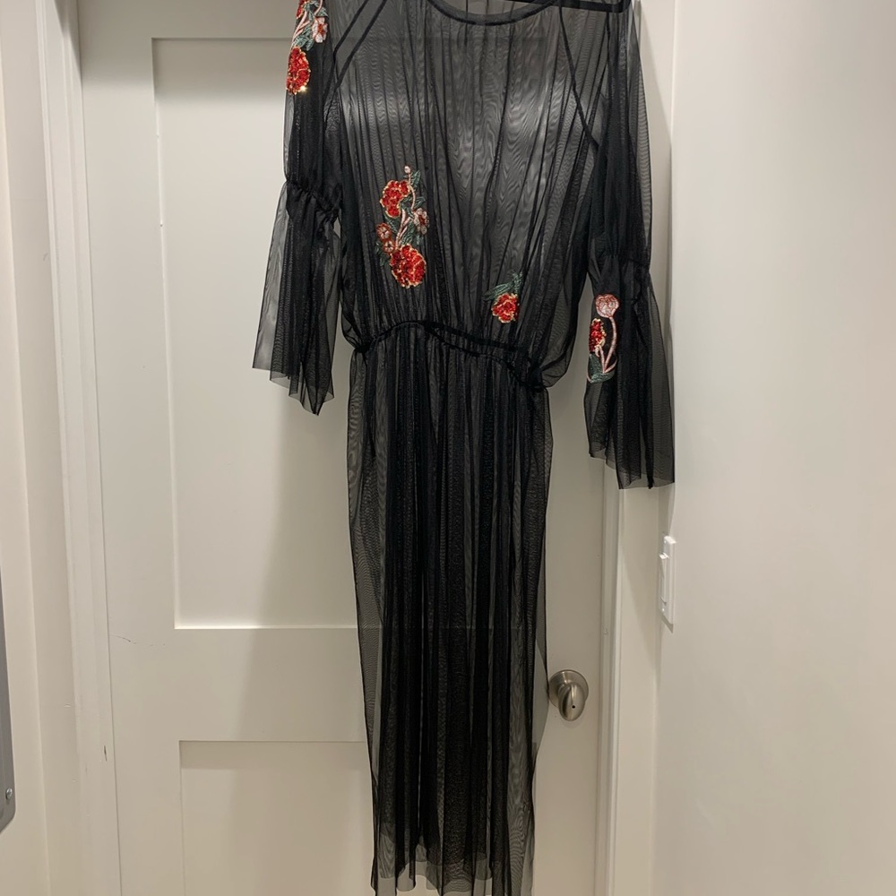 Zara Black and Red Bishop Sleeve pool/swim coverup.
